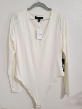 Forever 21 Cream V-Neck Long Sleeve Bodysuit